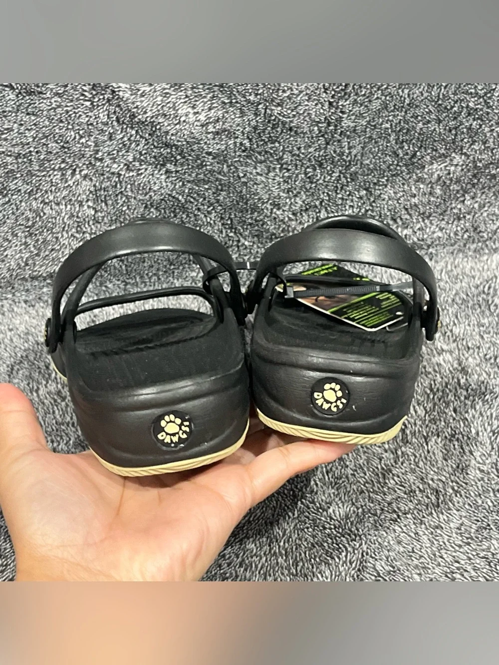 Kids' Dawgs 3-Strap youth Sandals size 2/34